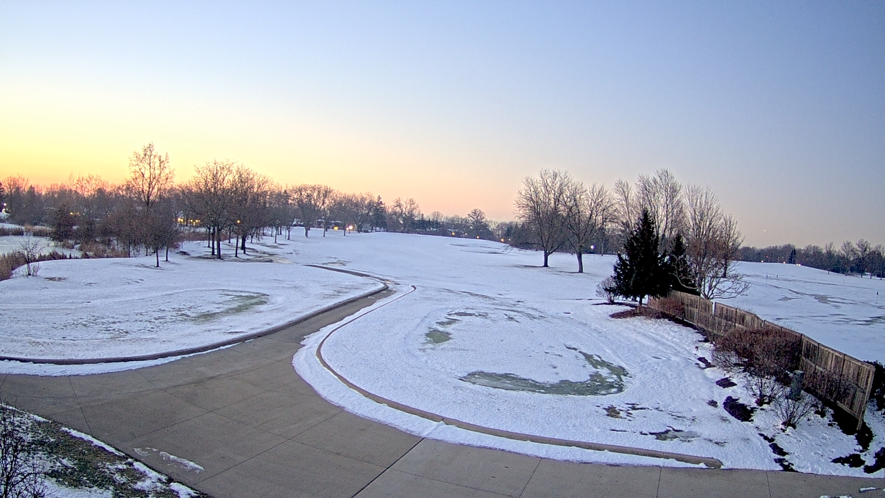 Thumbnail for current weather camera view from Village Links of Glen Ellyn in Glen Ellyn, Illinois