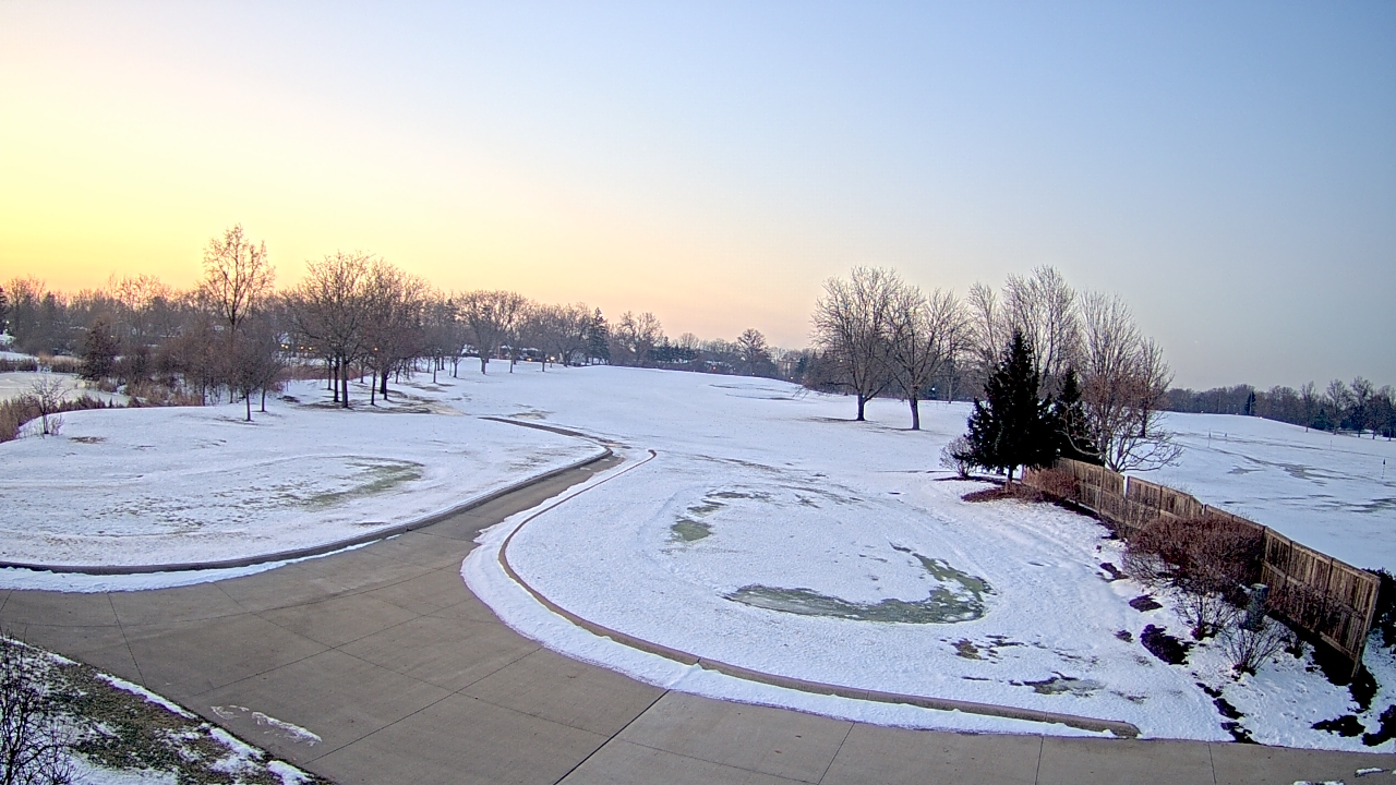 Thumbnail for current weather camera view from Village Links of Glen Ellyn in Glen Ellyn, Illinois
