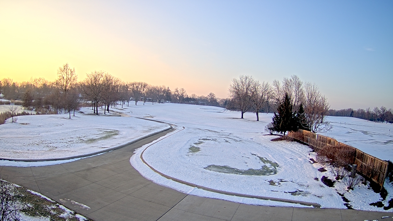 Thumbnail for current weather camera view from Village Links of Glen Ellyn in Glen Ellyn, Illinois