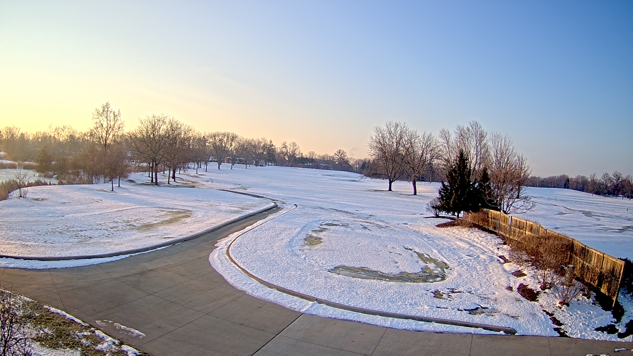 Thumbnail for current weather camera view from Village Links of Glen Ellyn in Glen Ellyn, Illinois