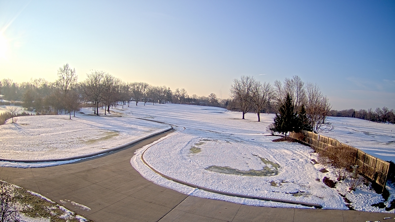 Thumbnail for current weather camera view from Village Links of Glen Ellyn in Glen Ellyn, Illinois