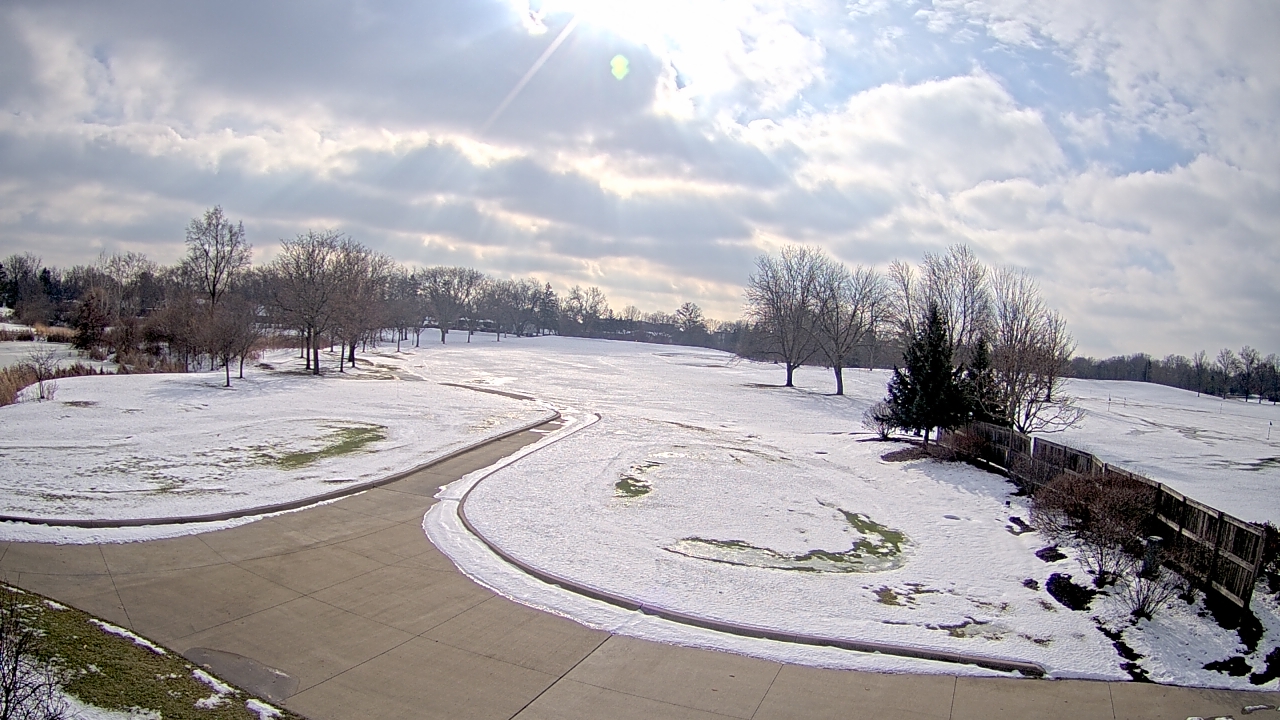 Thumbnail for current weather camera view from Village Links of Glen Ellyn in Glen Ellyn, Illinois