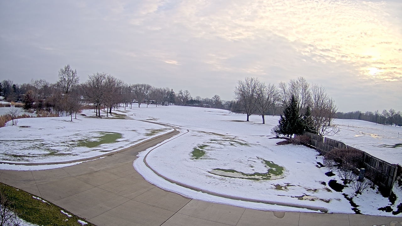 Thumbnail for current weather camera view from Village Links of Glen Ellyn in Glen Ellyn, Illinois