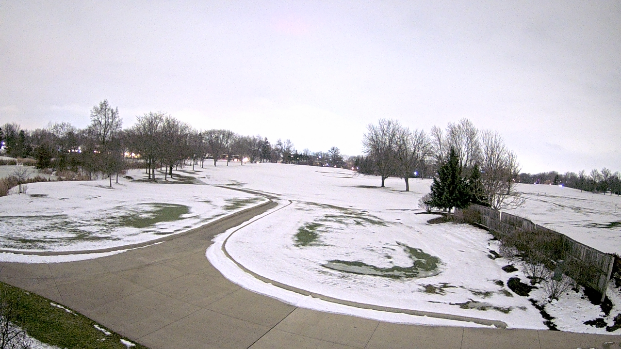 Thumbnail for current weather camera view from Village Links of Glen Ellyn in Glen Ellyn, Illinois