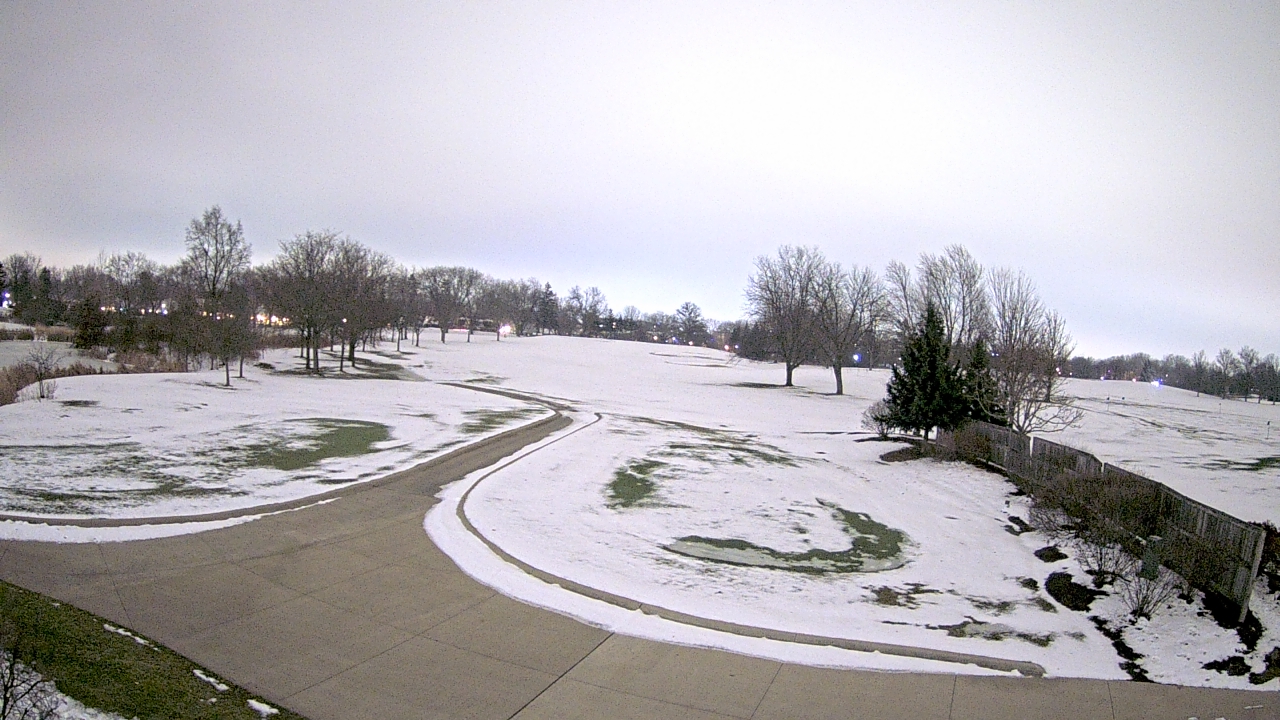Thumbnail for current weather camera view from Village Links of Glen Ellyn in Glen Ellyn, Illinois