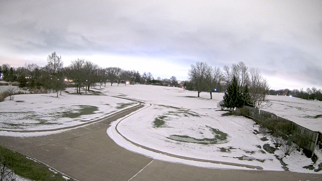 Thumbnail for current weather camera view from Village Links of Glen Ellyn in Glen Ellyn, Illinois
