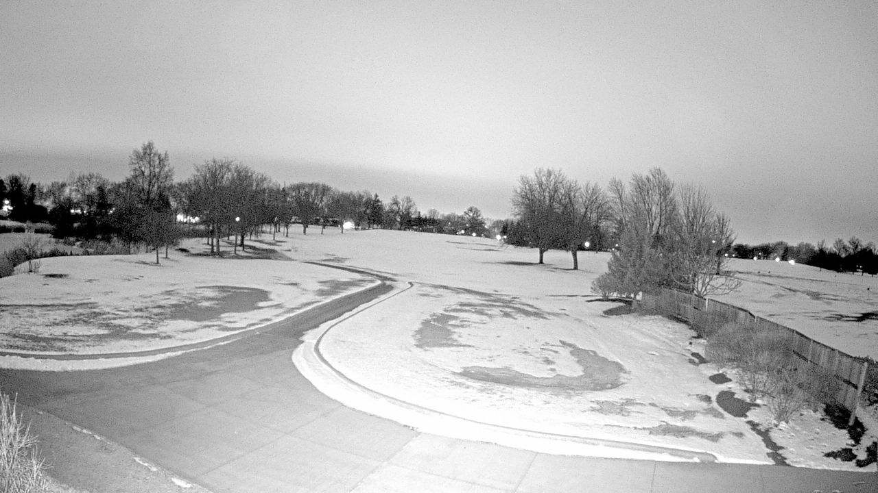 Thumbnail for current weather camera view from Village Links of Glen Ellyn in Glen Ellyn, Illinois