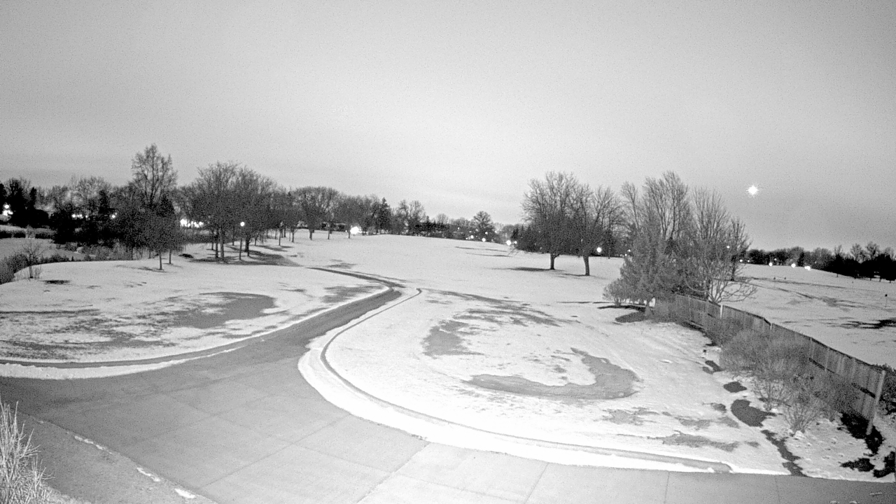 Thumbnail for current weather camera view from Village Links of Glen Ellyn in Glen Ellyn, Illinois