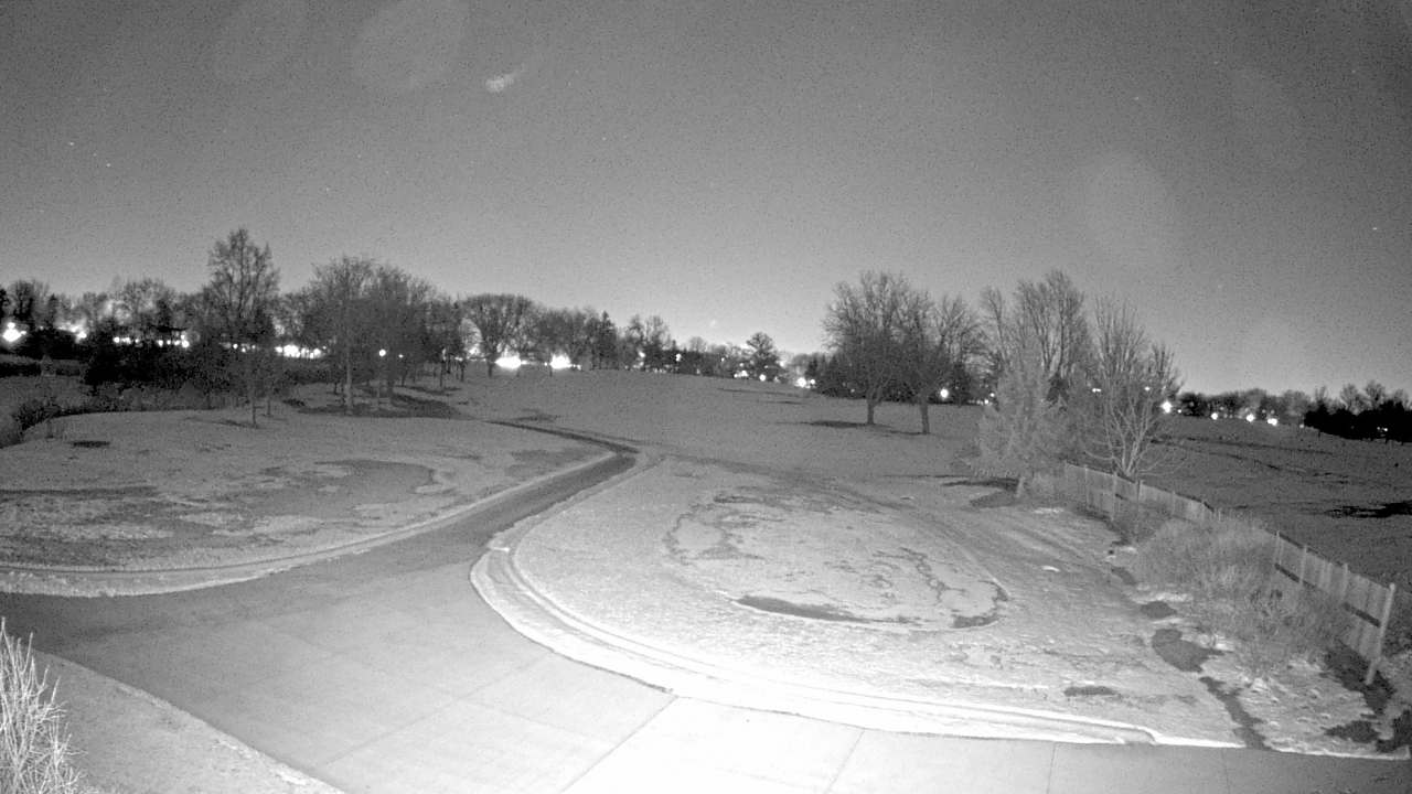 Thumbnail for current weather camera view from Village Links of Glen Ellyn in Glen Ellyn, Illinois