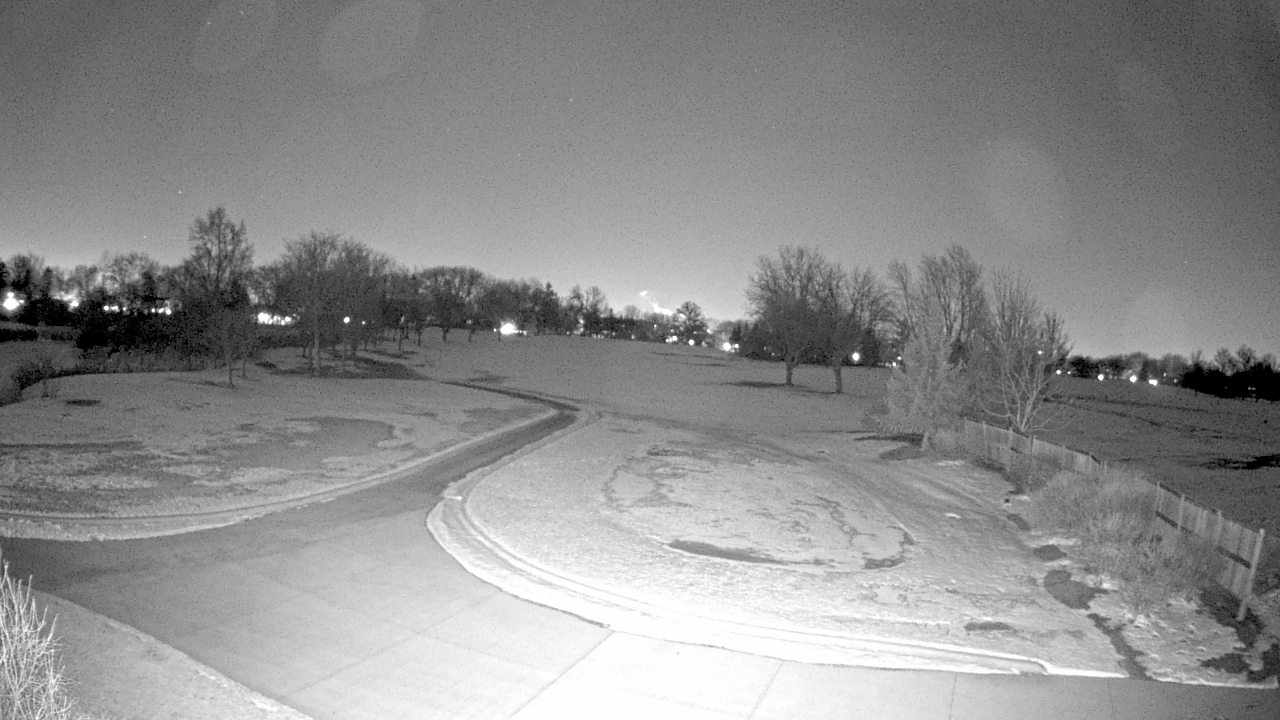 Thumbnail for current weather camera view from Village Links of Glen Ellyn in Glen Ellyn, Illinois