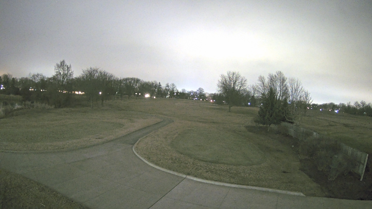 Thumbnail for current weather camera view from Village Links of Glen Ellyn in Glen Ellyn, Illinois