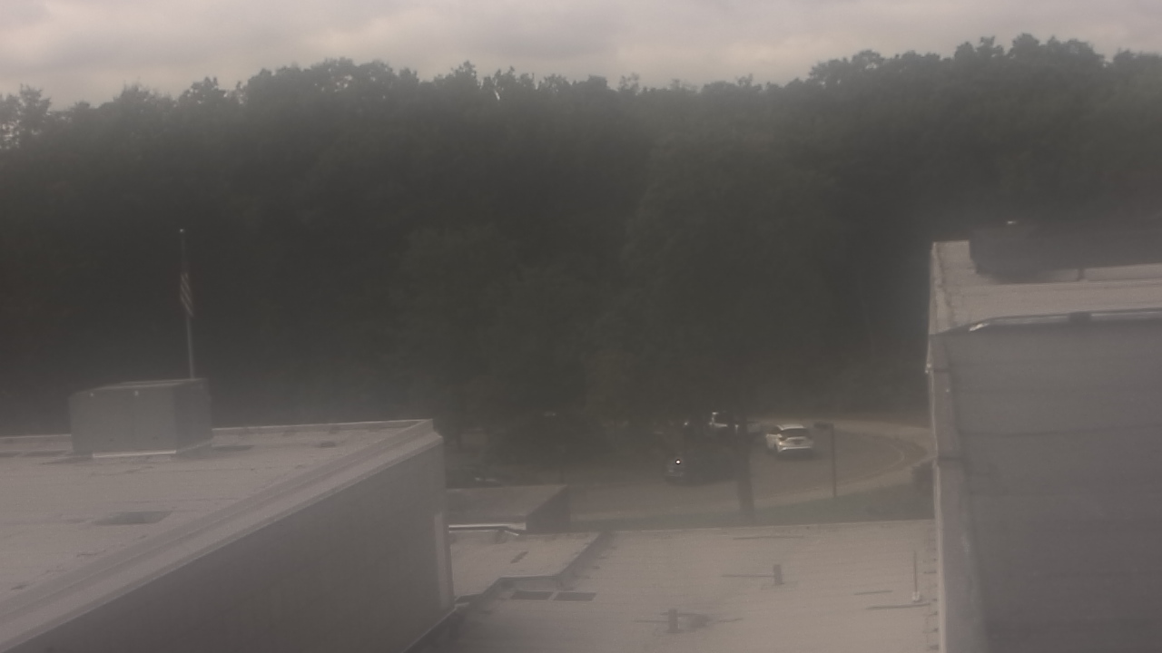 Thumbnail for current weather camera view from Dag Hammarskjold MS in Wallingford, Connecticut