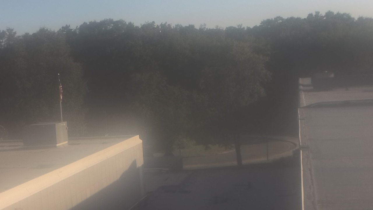 Thumbnail for current weather camera view from Dag Hammarskjold MS in Wallingford, Connecticut