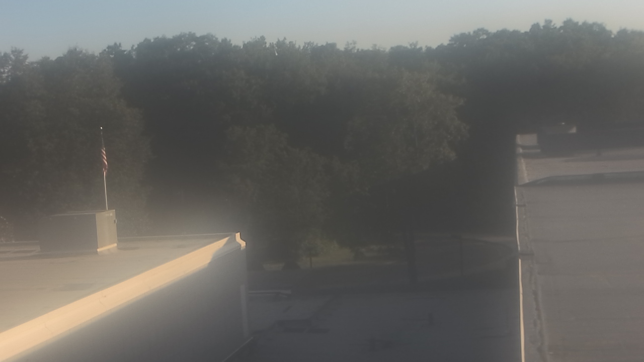 Thumbnail for current weather camera view from Dag Hammarskjold MS in Wallingford, Connecticut