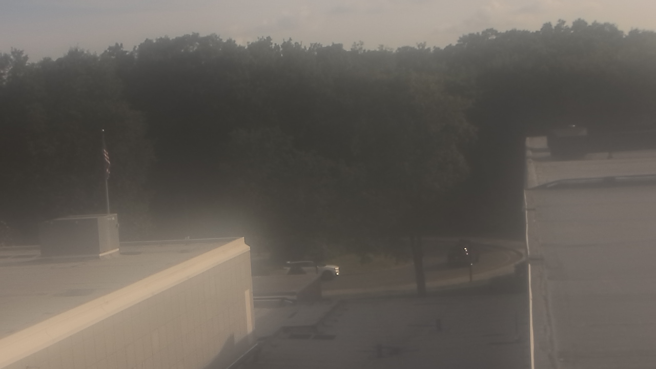 Thumbnail for current weather camera view from Dag Hammarskjold MS in Wallingford, Connecticut