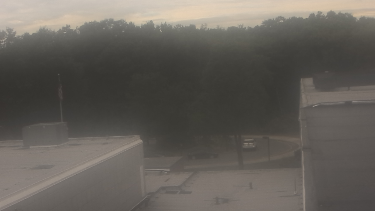 Thumbnail for current weather camera view from Dag Hammarskjold MS in Wallingford, Connecticut