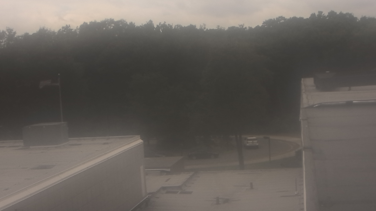 Thumbnail for current weather camera view from Dag Hammarskjold MS in Wallingford, Connecticut