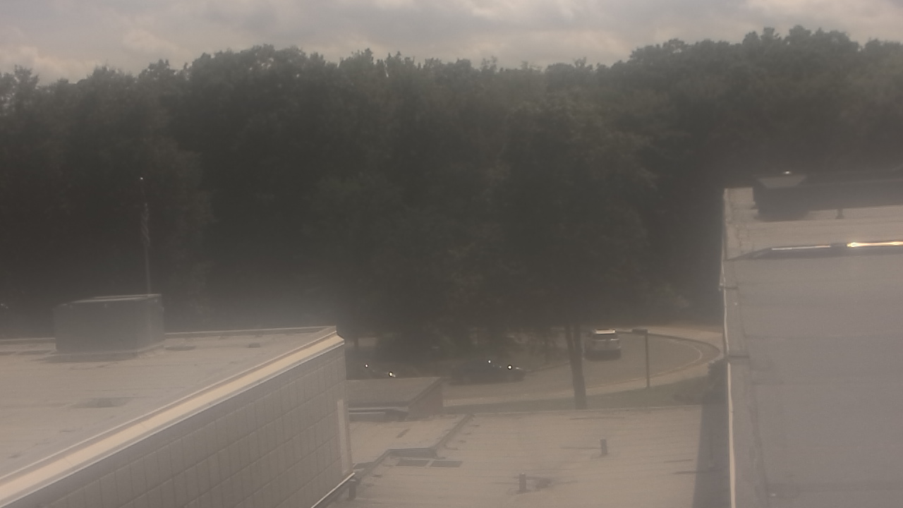 Thumbnail for current weather camera view from Dag Hammarskjold MS in Wallingford, Connecticut