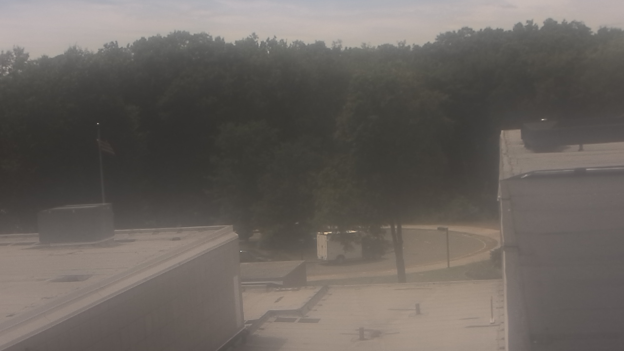 Thumbnail for current weather camera view from Dag Hammarskjold MS in Wallingford, Connecticut