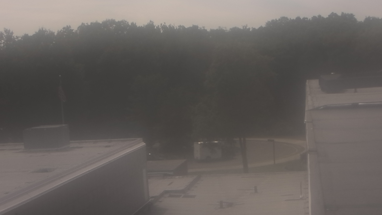 Thumbnail for current weather camera view from Dag Hammarskjold MS in Wallingford, Connecticut