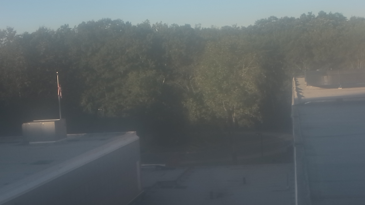 Thumbnail for current weather camera view from Dag Hammarskjold MS in Wallingford, Connecticut