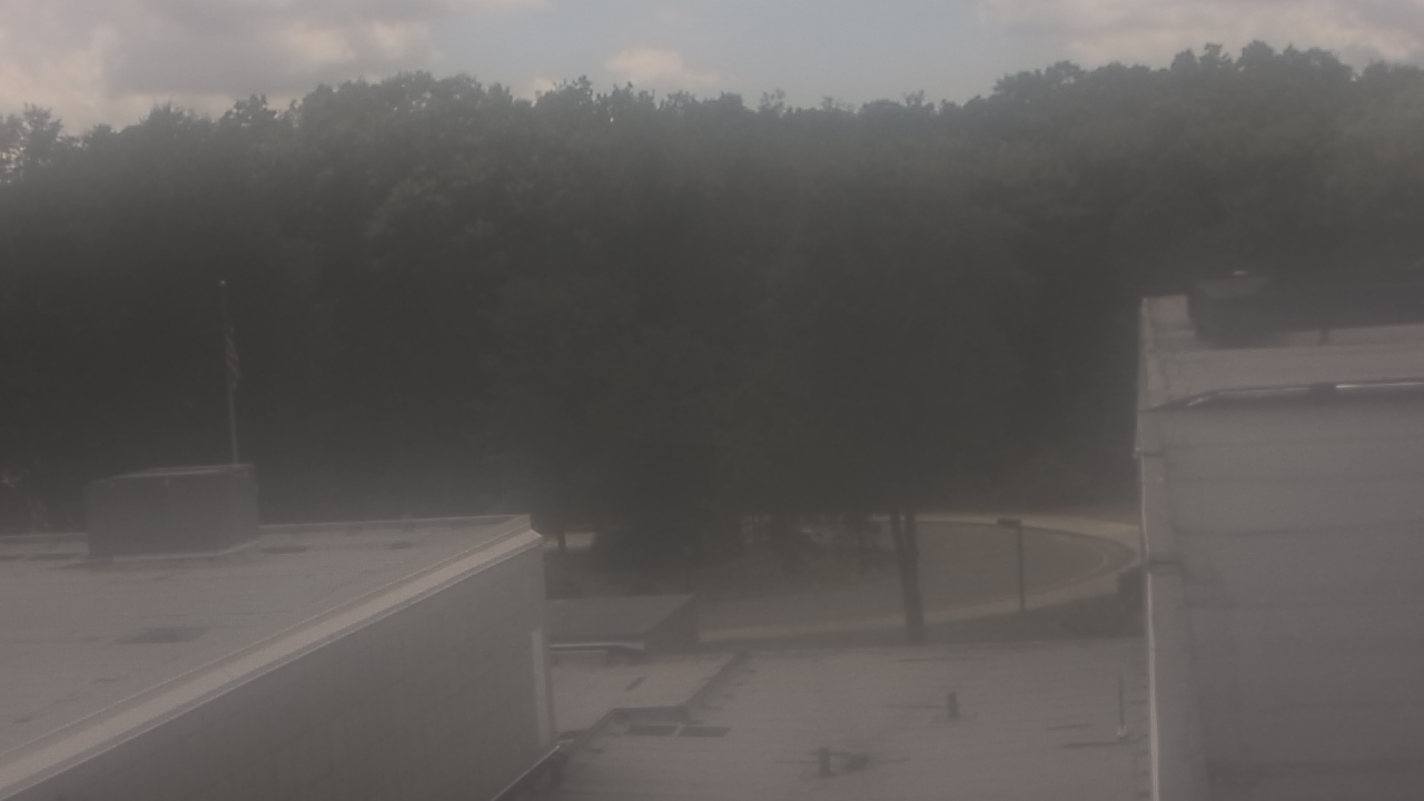 Thumbnail for current weather camera view from Dag Hammarskjold MS in Wallingford, Connecticut