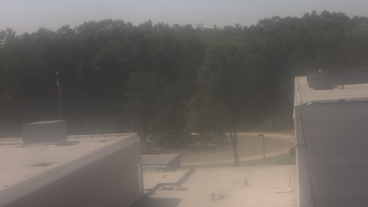 Thumbnail for current weather camera view from Dag Hammarskjold MS in Wallingford, Connecticut