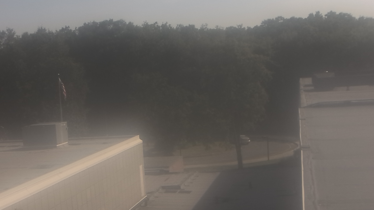 Thumbnail for current weather camera view from Dag Hammarskjold MS in Wallingford, Connecticut