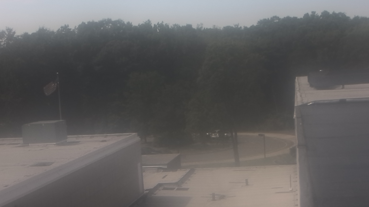 Thumbnail for current weather camera view from Dag Hammarskjold MS in Wallingford, Connecticut