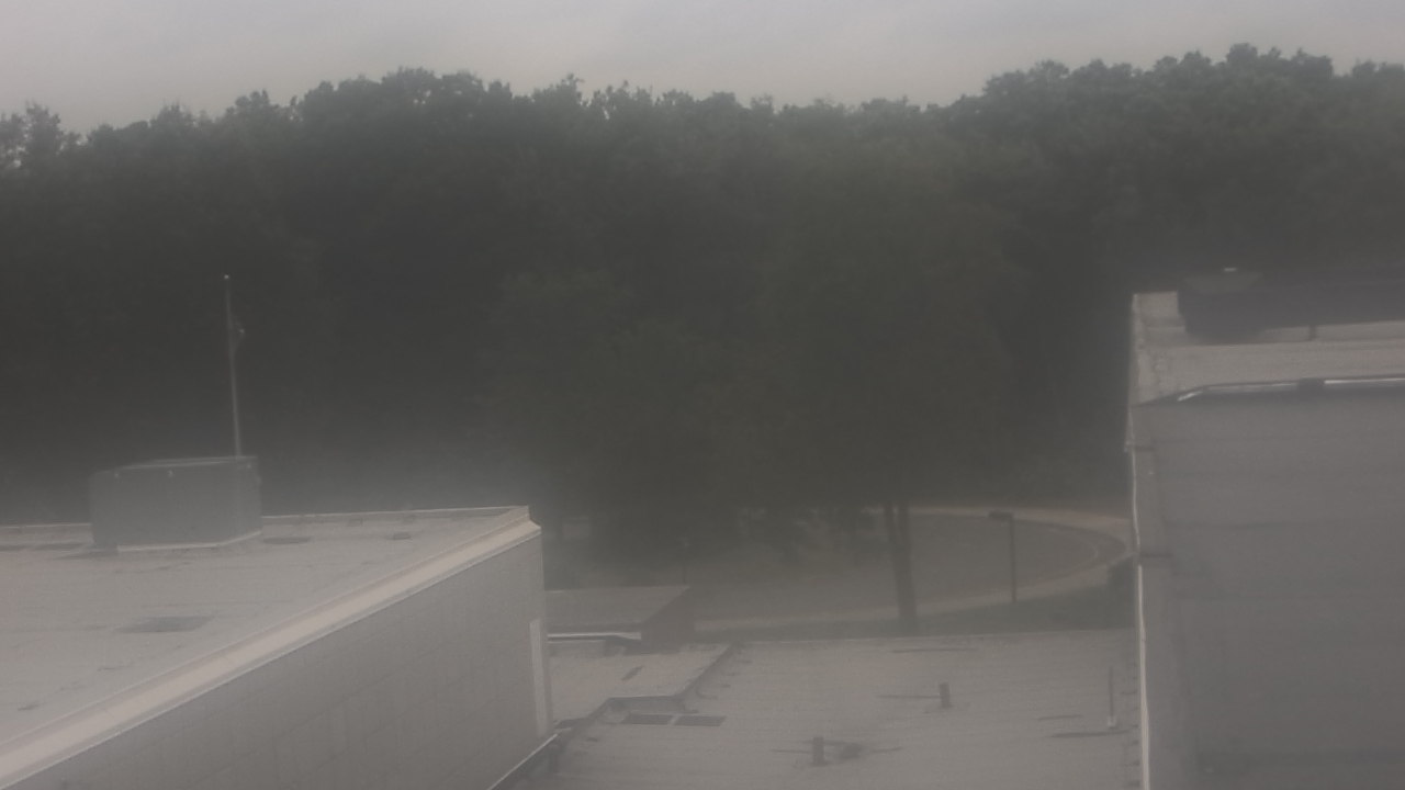 Thumbnail for current weather camera view from Dag Hammarskjold MS in Wallingford, Connecticut
