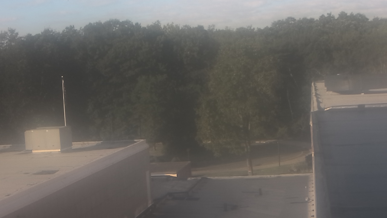 Thumbnail for current weather camera view from Dag Hammarskjold MS in Wallingford, Connecticut