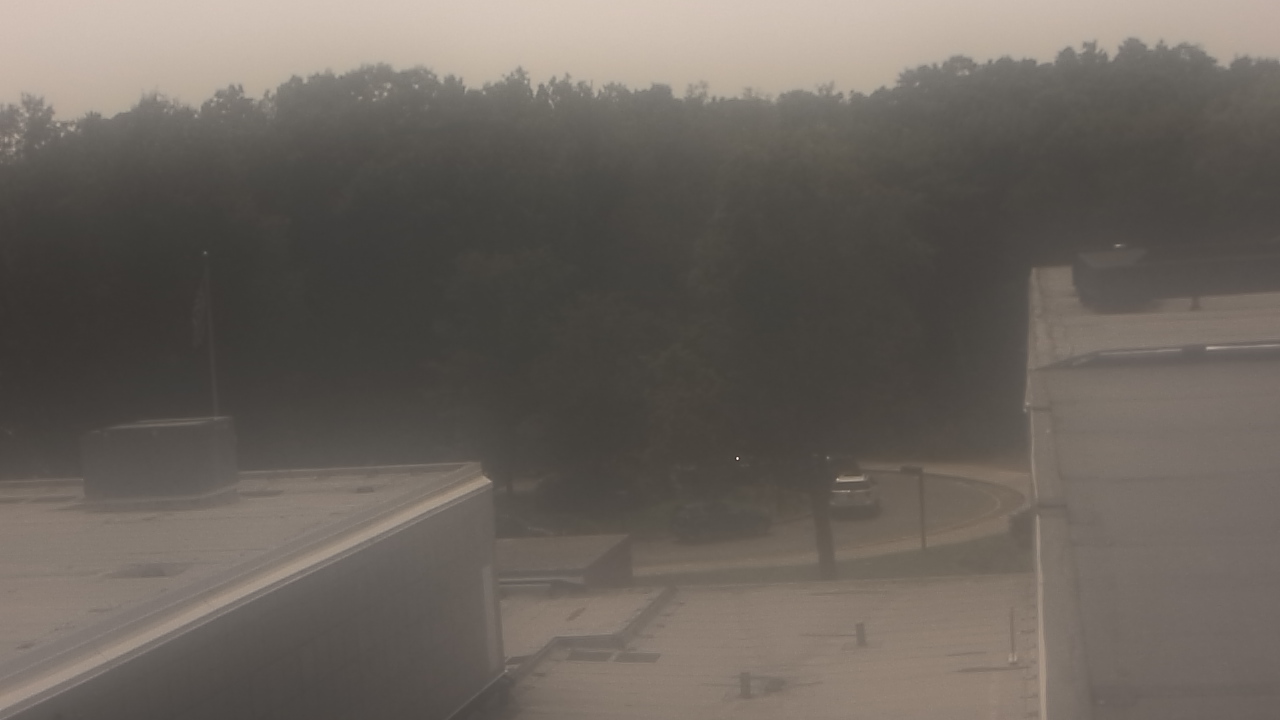 Thumbnail for current weather camera view from Dag Hammarskjold MS in Wallingford, Connecticut