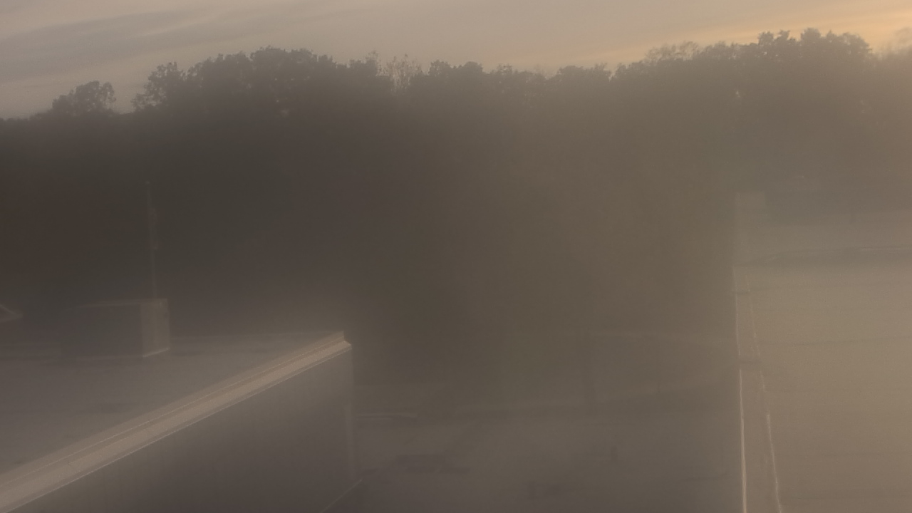 Thumbnail for current weather camera view from Dag Hammarskjold MS in Wallingford, Connecticut