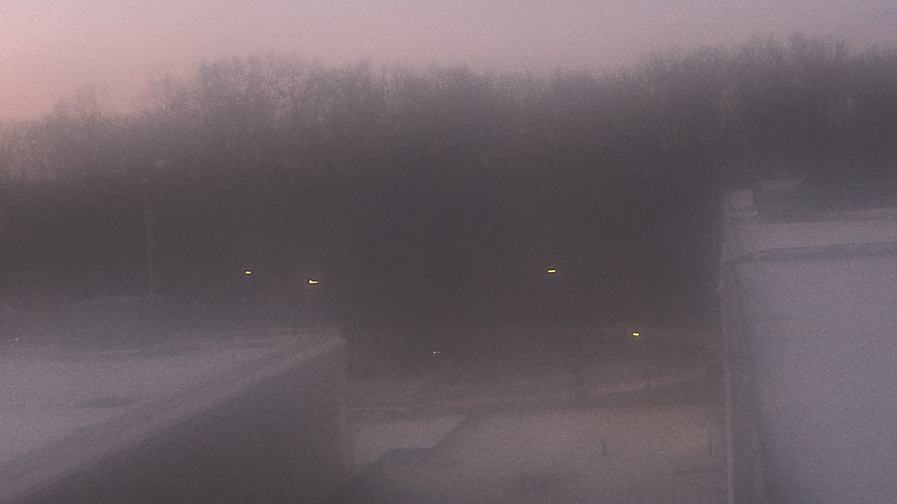 Thumbnail for current weather camera view from Dag Hammarskjold MS in Wallingford, Connecticut