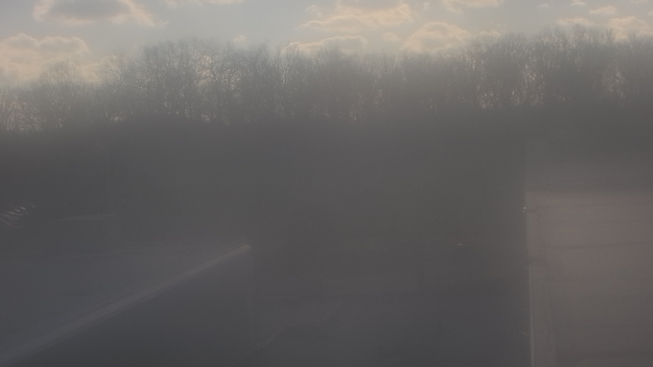 Thumbnail for current weather camera view from Dag Hammarskjold MS in Wallingford, Connecticut