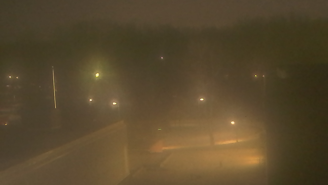 Thumbnail for current weather camera view from Dag Hammarskjold MS in Wallingford, Connecticut