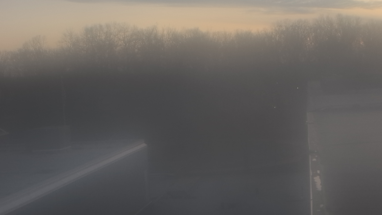 Thumbnail for current weather camera view from Dag Hammarskjold MS in Wallingford, Connecticut