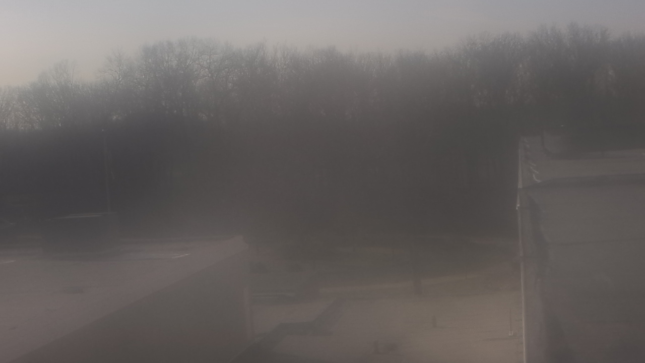 Thumbnail for current weather camera view from Dag Hammarskjold MS in Wallingford, Connecticut