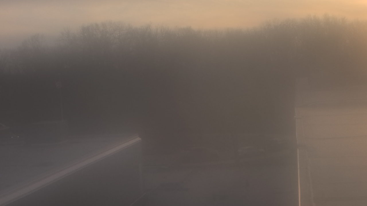 Thumbnail for current weather camera view from Dag Hammarskjold MS in Wallingford, Connecticut