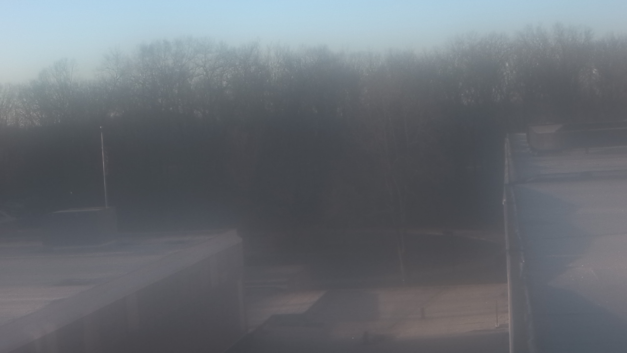 Thumbnail for current weather camera view from Dag Hammarskjold MS in Wallingford, Connecticut