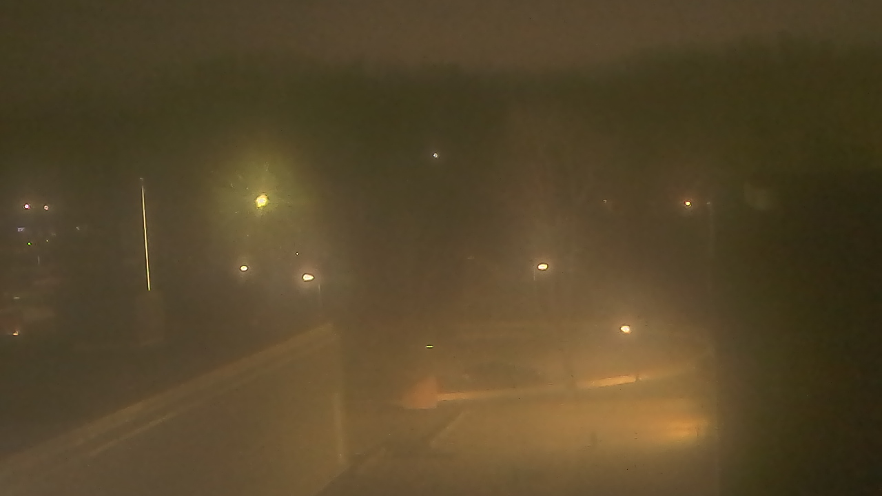 Thumbnail for current weather camera view from Dag Hammarskjold MS in Wallingford, Connecticut