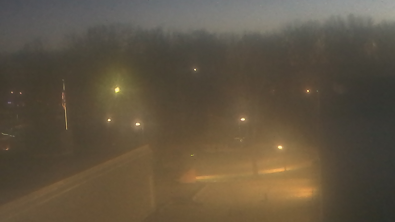 Thumbnail for current weather camera view from Dag Hammarskjold MS in Wallingford, Connecticut