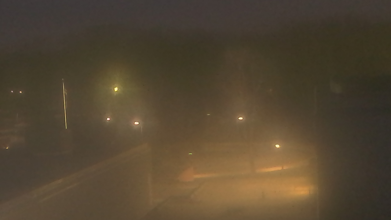 Thumbnail for current weather camera view from Dag Hammarskjold MS in Wallingford, Connecticut