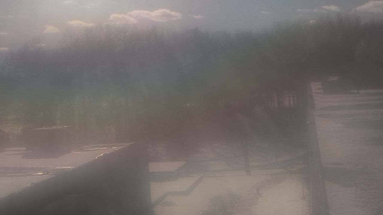 Thumbnail for current weather camera view from Dag Hammarskjold MS in Wallingford, Connecticut