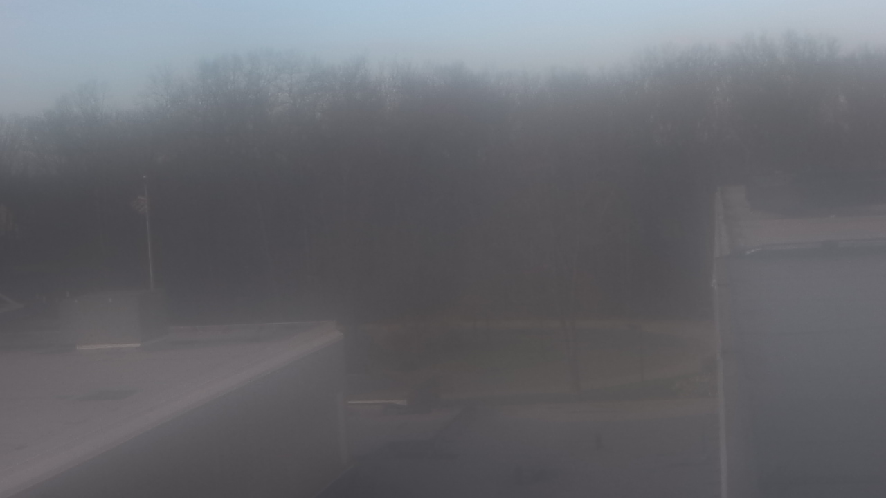 Thumbnail for current weather camera view from Dag Hammarskjold MS in Wallingford, Connecticut