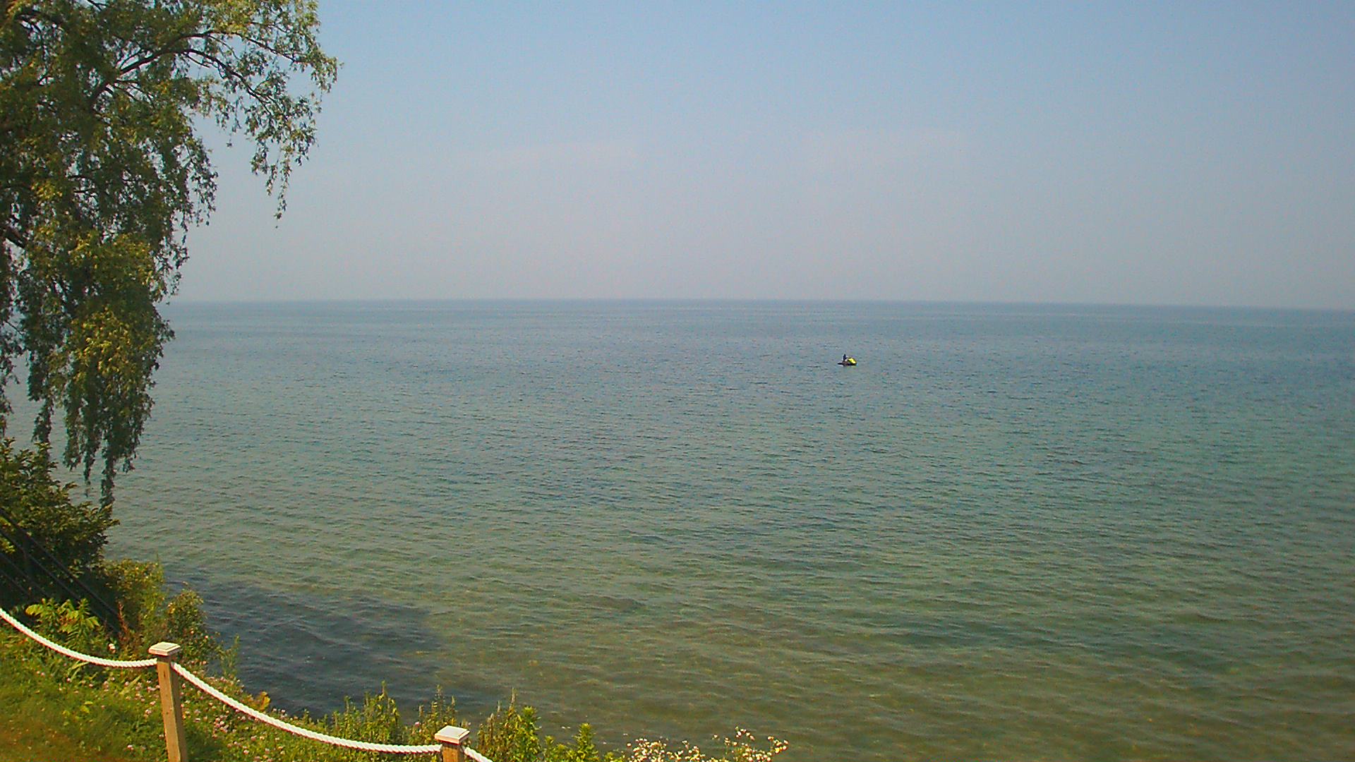 Thumbnail for current weather camera view from Forest Lawn Beach in Webster, New York