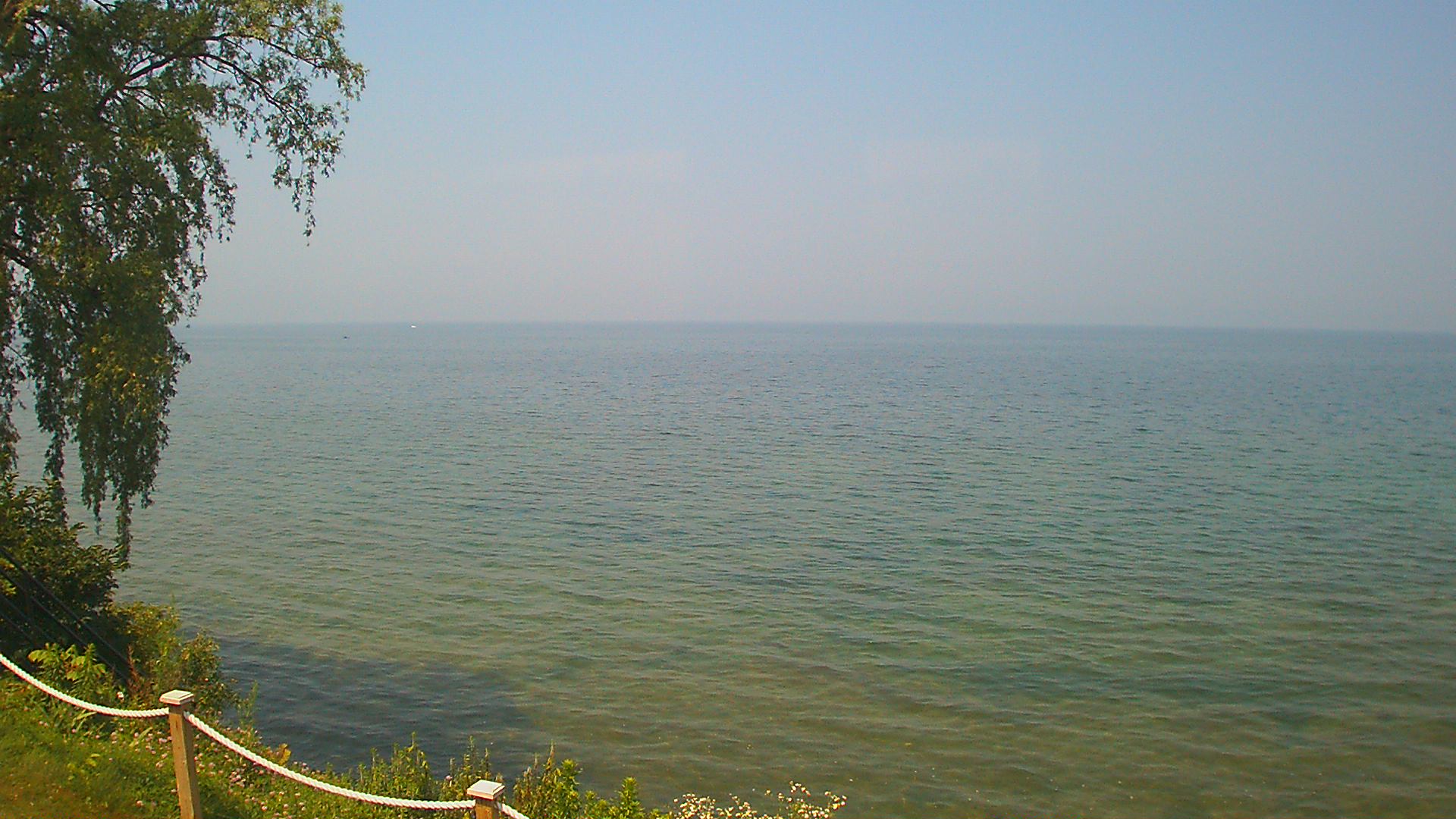 Thumbnail for current weather camera view from Forest Lawn Beach in Webster, New York