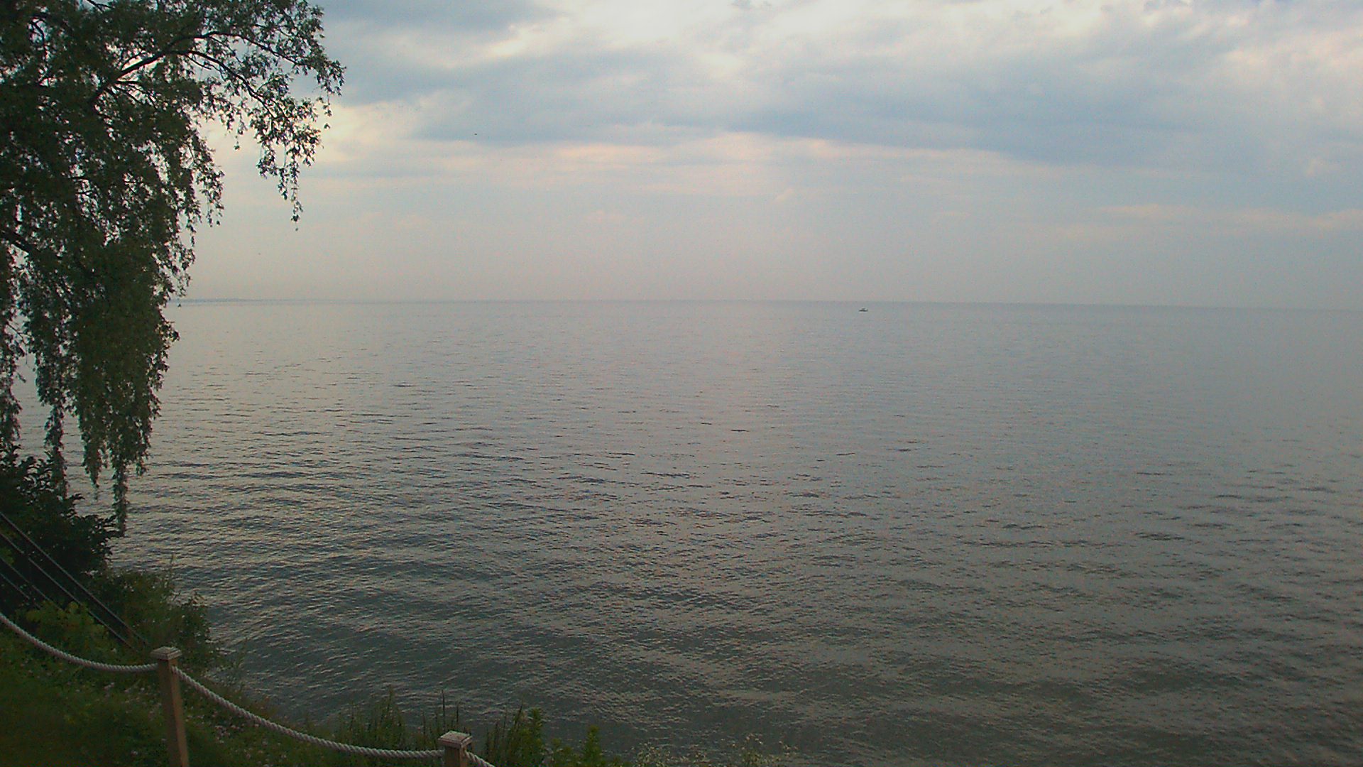 Thumbnail for current weather camera view from Forest Lawn Beach in Webster, New York