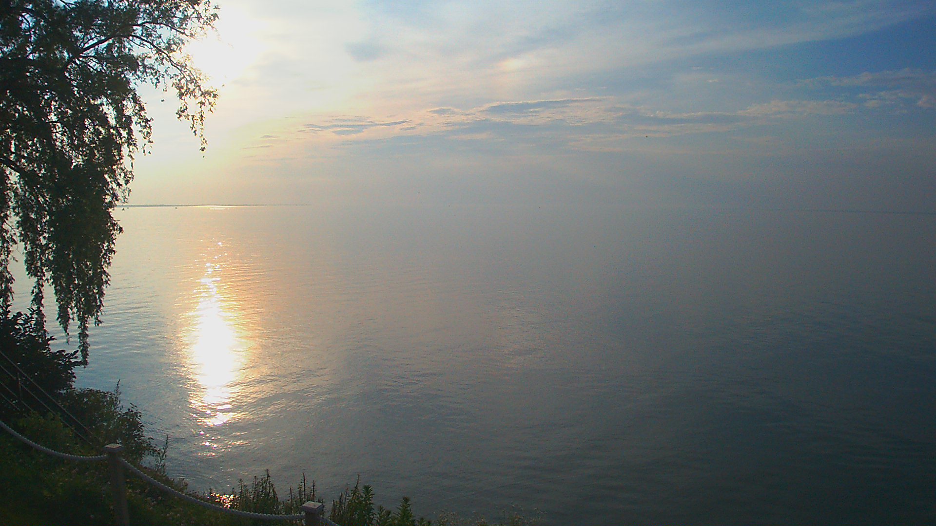 Thumbnail for current weather camera view from Forest Lawn Beach in Webster, New York
