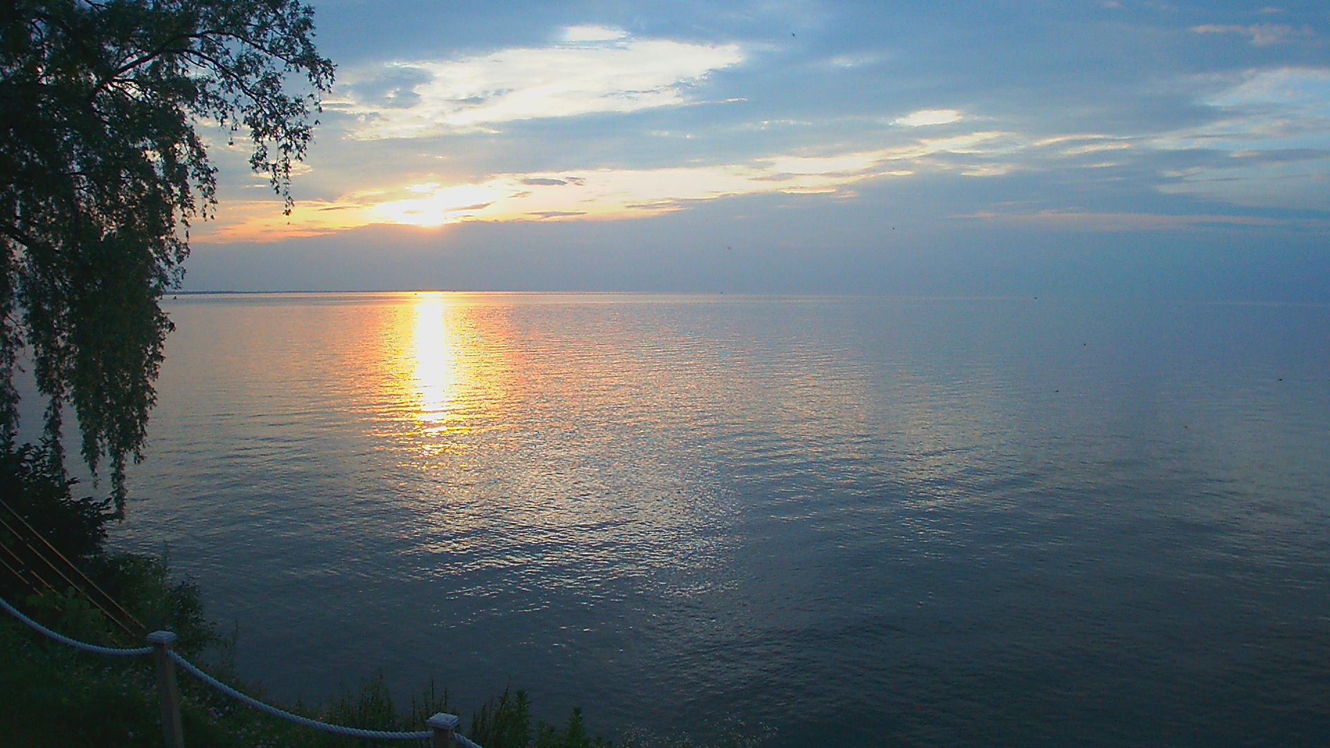 Thumbnail for current weather camera view from Forest Lawn Beach in Webster, New York